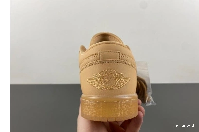 Hyperoad Vanilla 1 Jordan Low Air SE “Pale Sand” 0919